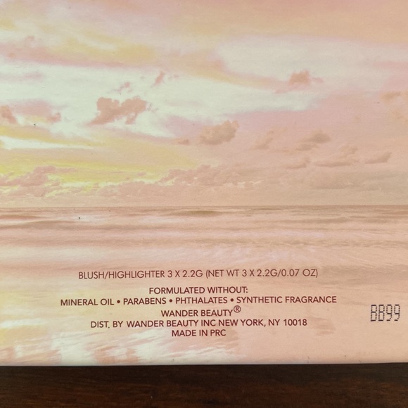 Wander Beauty blush/highlight trio in Dusk to Dawn. NEW - Picture 3 of 3